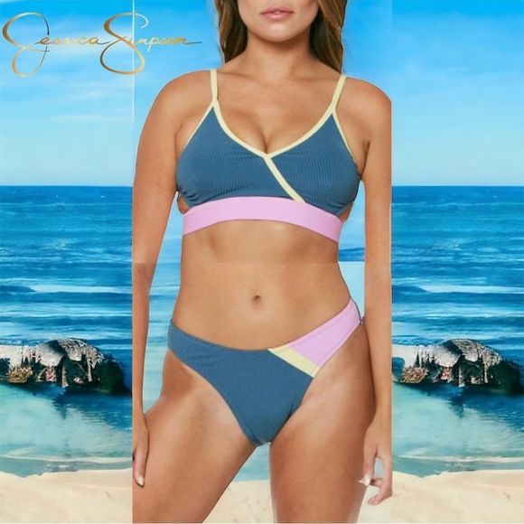 ☀️☀️☀️ Jessica Simpson Chop and Change Crossback Trianglet Top High Cut Leg - Picture 3 of 9